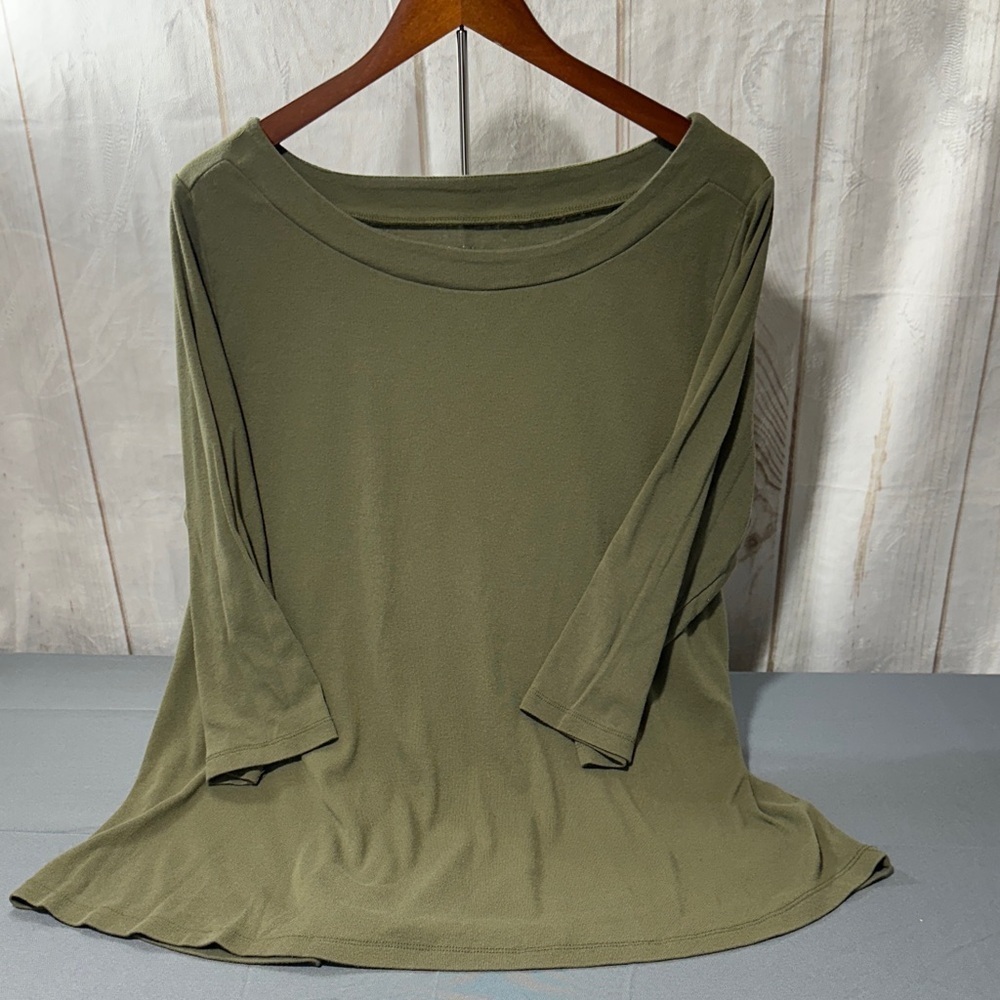 Avenue Olive Long Sleeve Women's Top